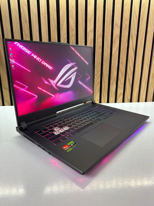 Asus Rog Strix 17.3" 2K 240Hz Ryzen 9 7945HX RTX 4050 6Gb 16 Gb 1 Tb