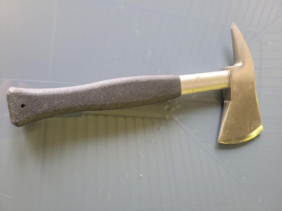 Tasak przeciw pożarowy