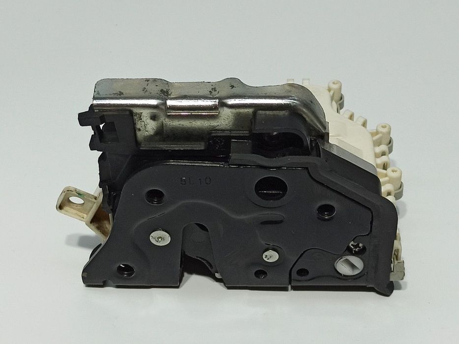 FECHADURA PORTA TRASEIRA ESQUERDA AUDI A4 BER. (B8) E