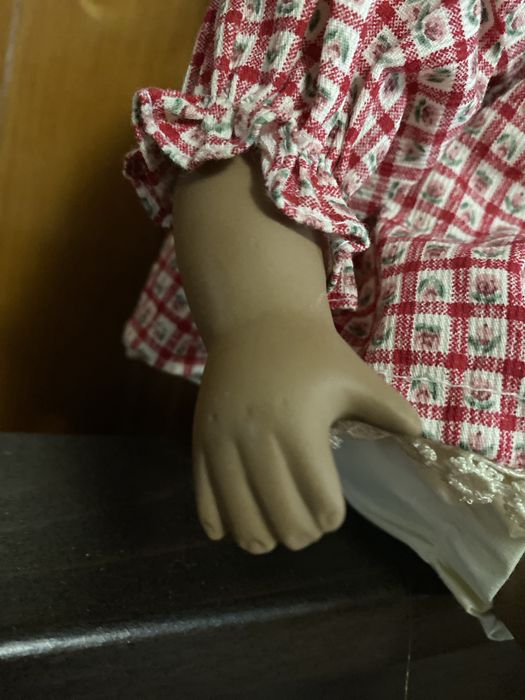 Фарфоровая кукла