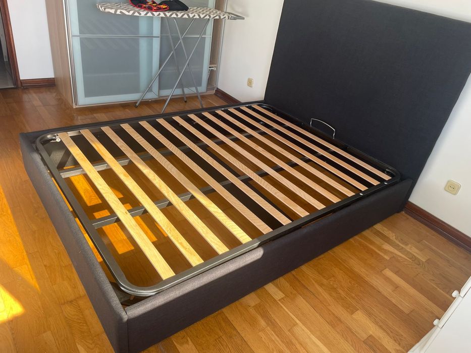 cama sommier com cabeceira e colchão