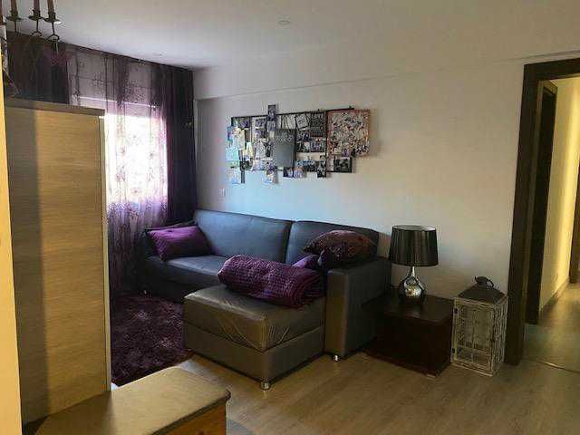 Apartamento T3 – Carnide, Rua Manuela Porto - totalmente remodelado, em zona de excelência.