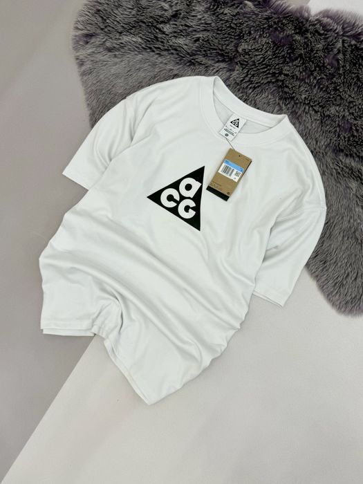 Нова футболка Nike ACG в розмірах
