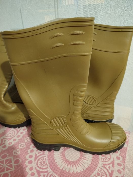 Продам, новые  сапоги резиновые рабочие.