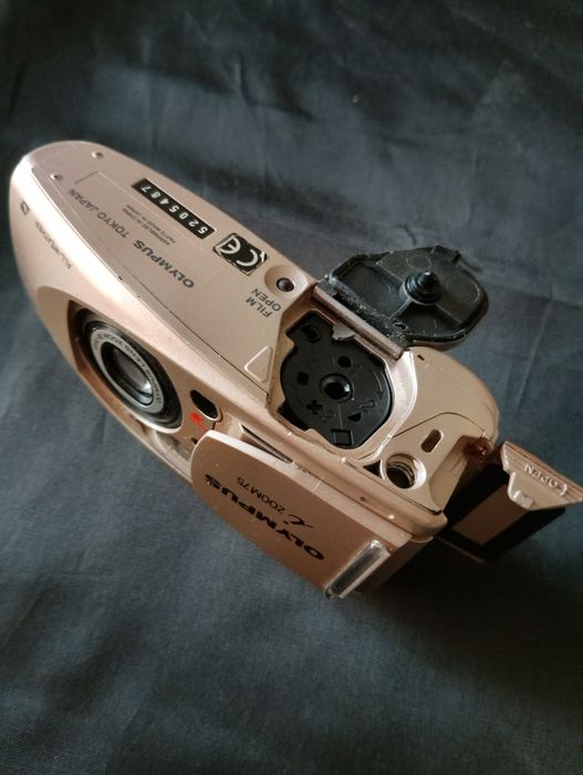 Câmara fotográfica Olympus zoom 75