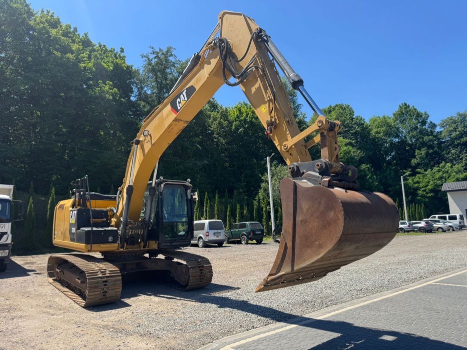 Екскаватор гусеничний Caterpillar 320E