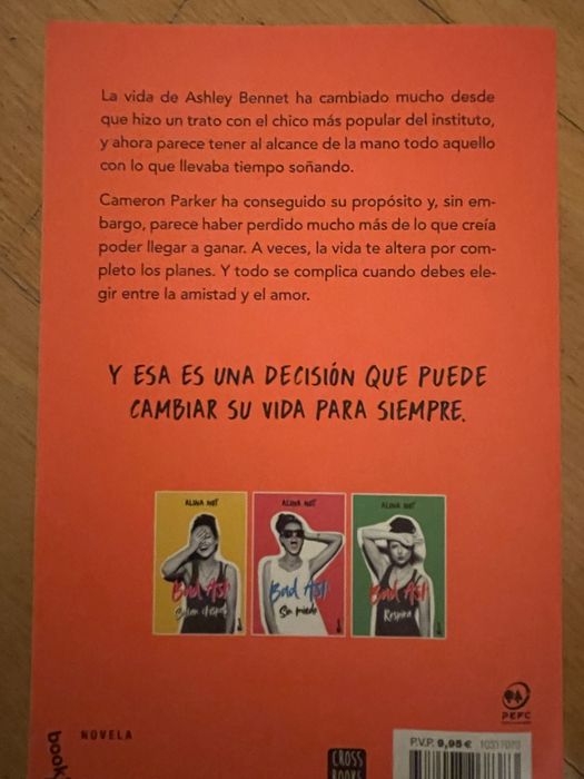 Livros de bolso em 2 mao