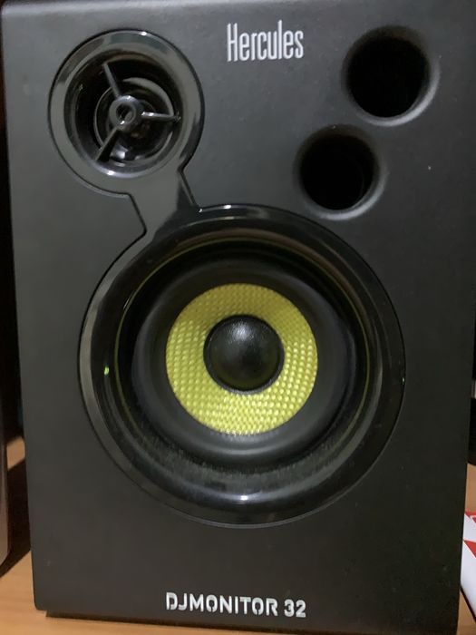 Hercules DJMonitor 32