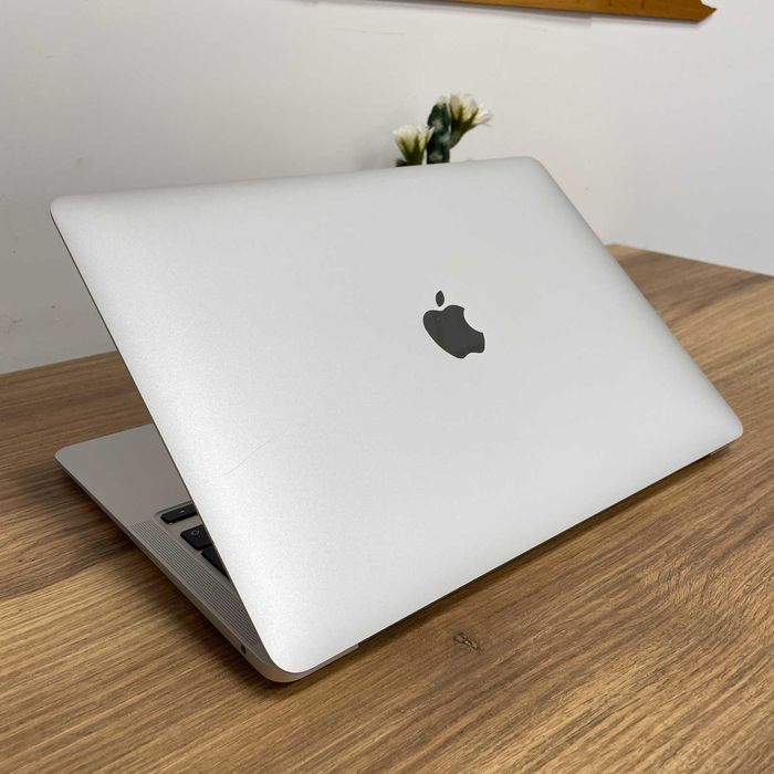 Apple MacBook Air 13 A2337 M1 8GB 256GB SSD Klasa A- Silver Gwarancja
