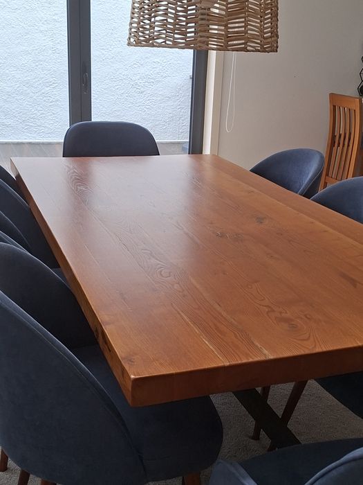Mesa em madeira massiça