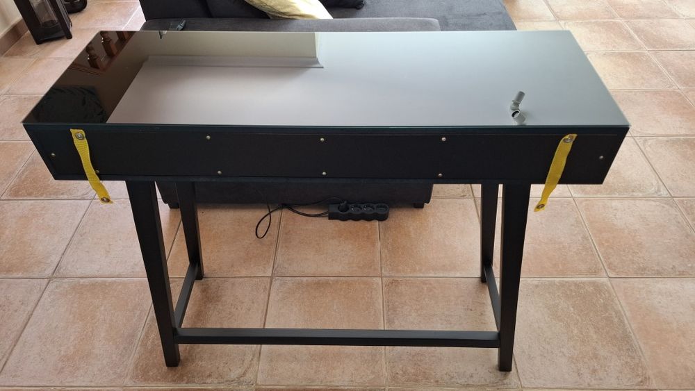 Consola de entrada (preto)