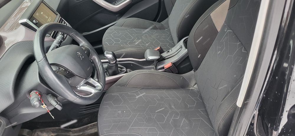 Peugeot 2008 1.2 benzyna