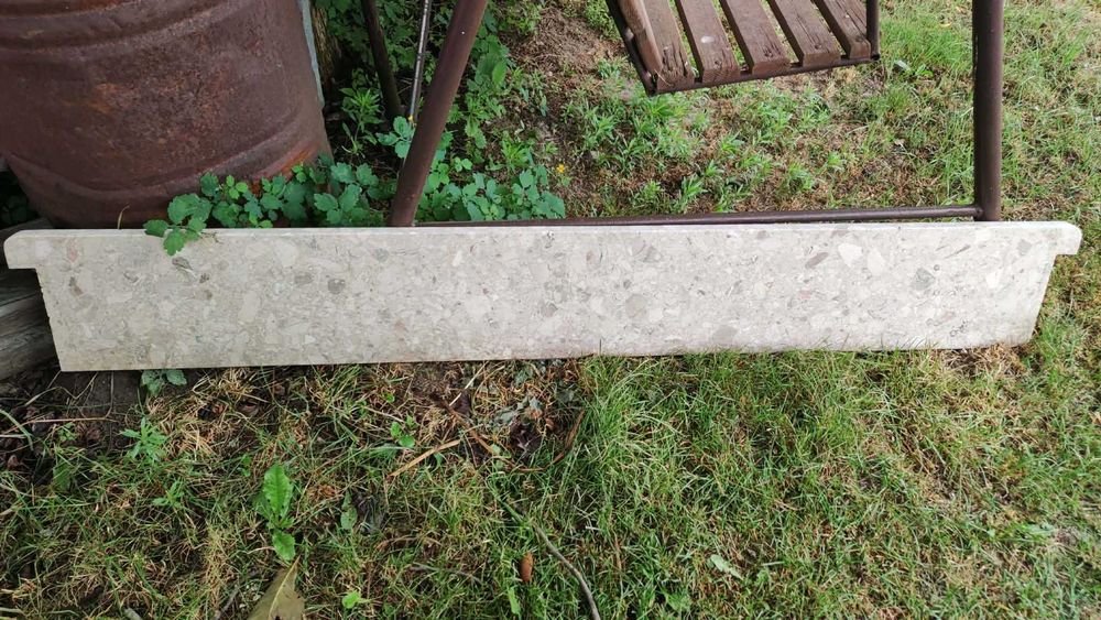 Parapet z konglomeratu marmurowego