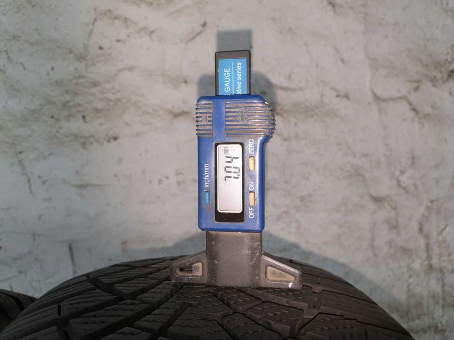 Cztery Opony zimowe 205/55R16 7mm Goodyear UltraGrip 9