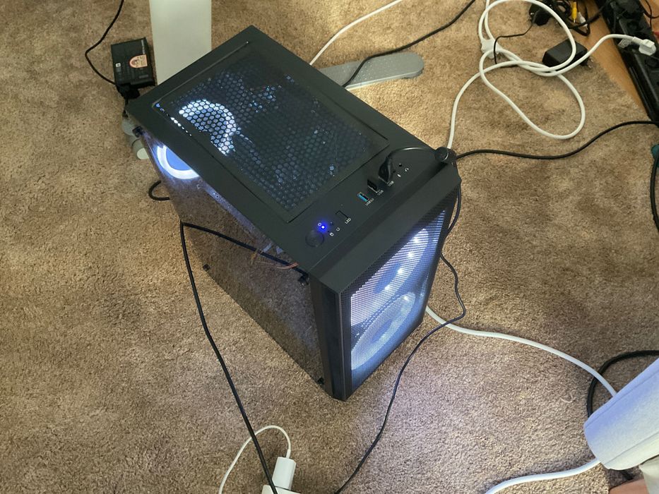 PC Gaming Ryzen 5 3500X|GTX 1660 Super|16GB RAM| + Monitor Samsung 4K