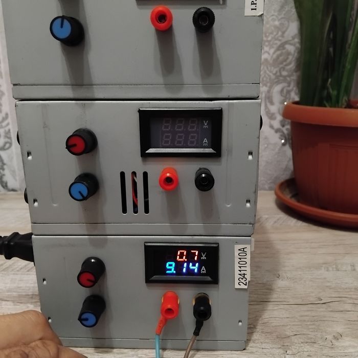 Зарядка для акамуляторів