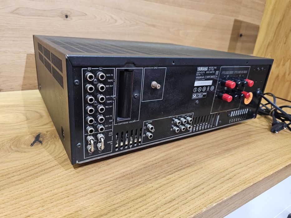 Wzmacniacz Yamaha AX-730