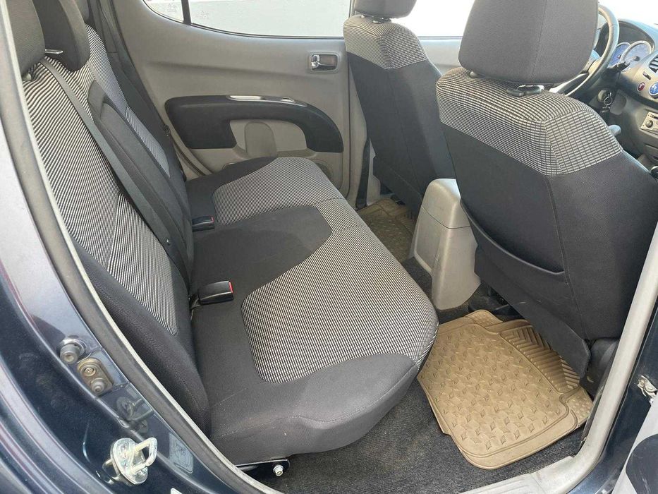Mitsubishi stracar