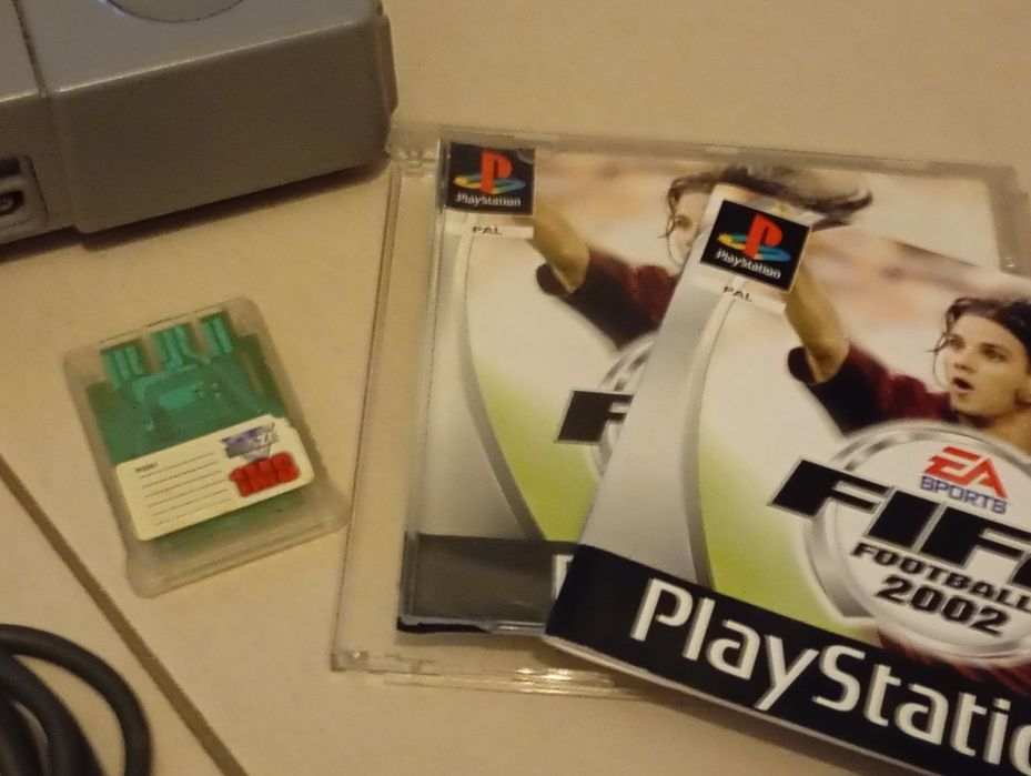 Ps1 com fifa 2002 cartão memoria e comando