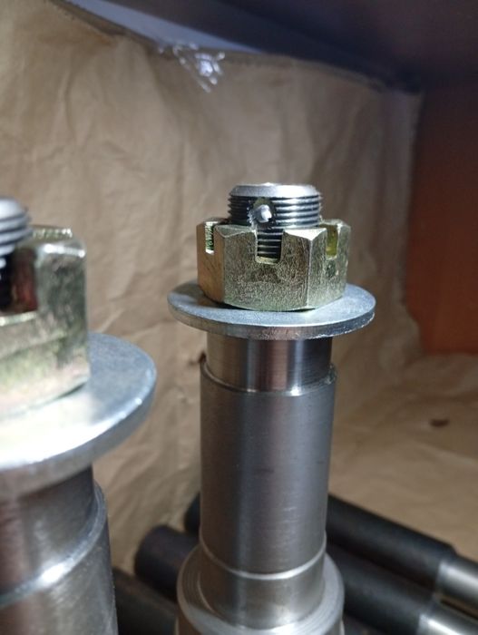 Ось ступиці(ВОЛГА, МОСКВИЧ, КУЛЬТИВАТОР КПС) для  воза причепа.