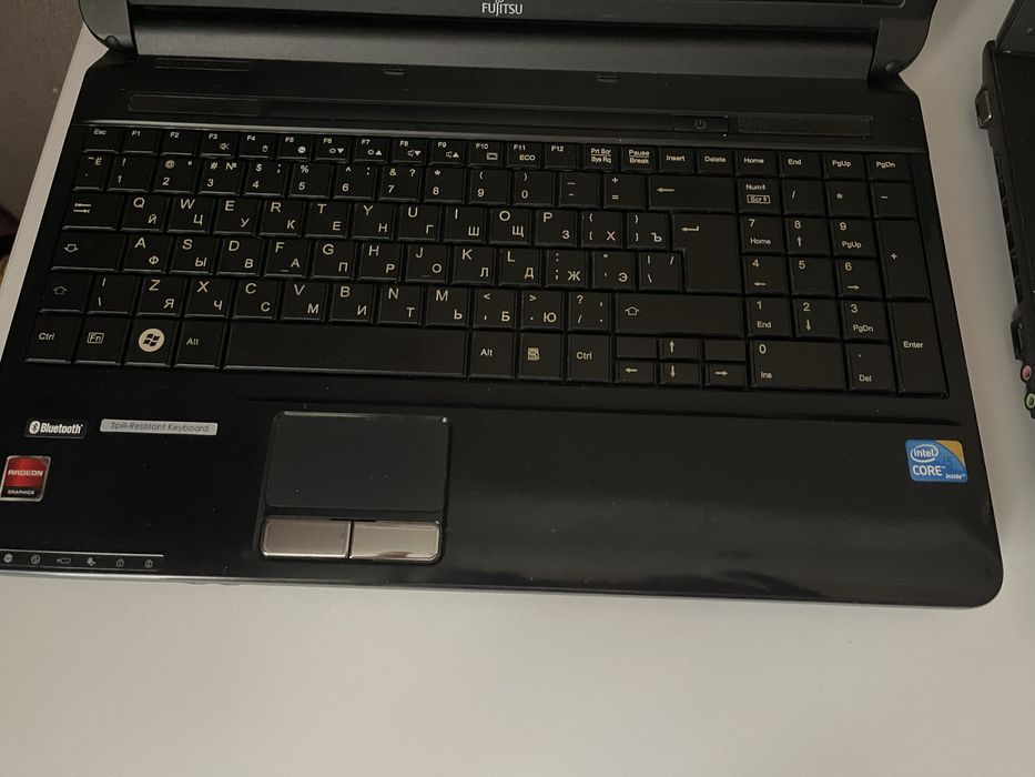 Ноутбук fujitsu и samsung