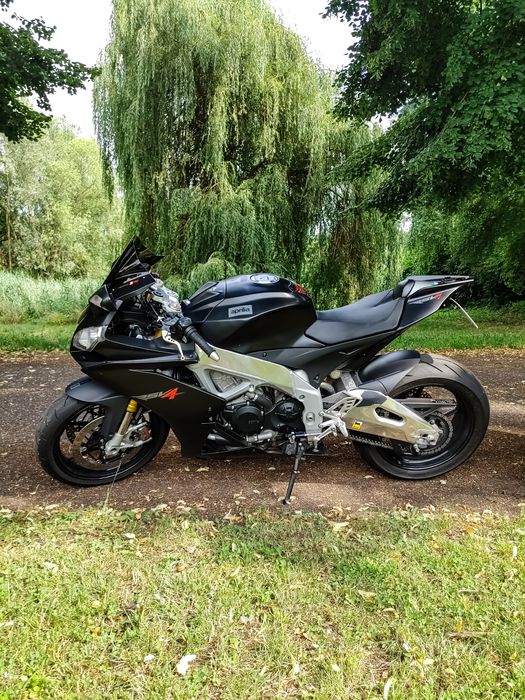 Aprilia RSV4 1000 APRC