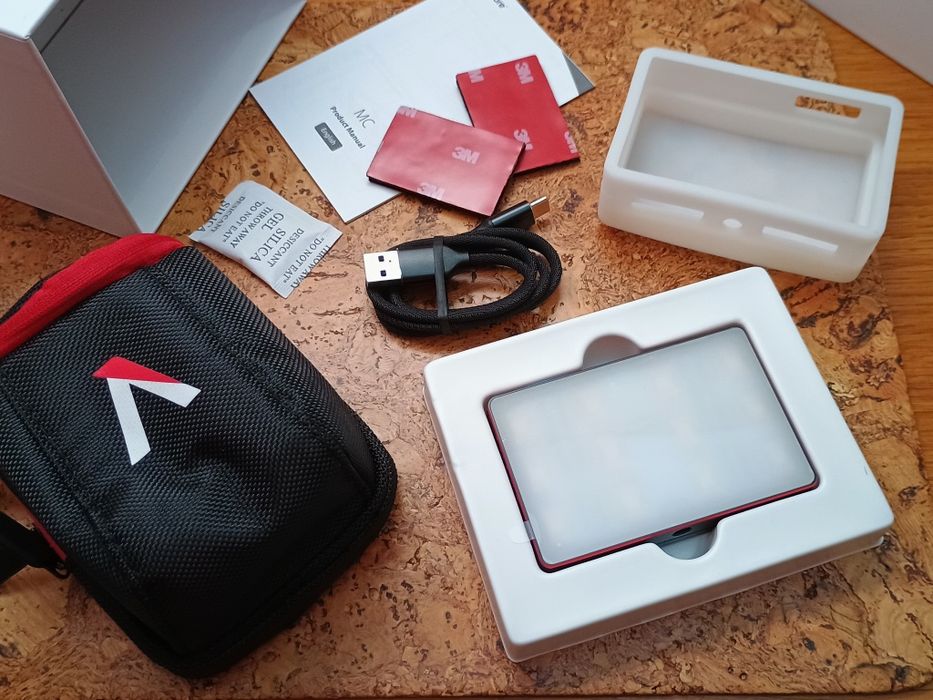 Aputure MC RGBWW мобільне світло для відео, Amaran