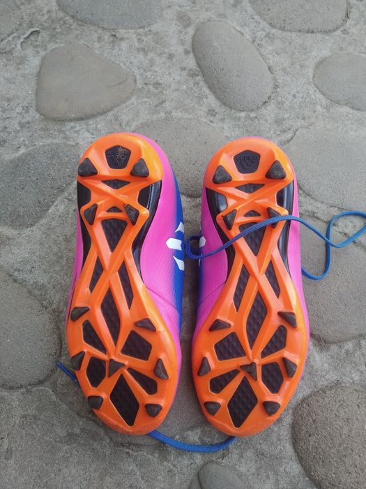 Дитячі футбольні бутси