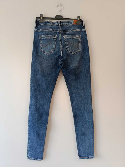Jeansy ONLY z przetarciami