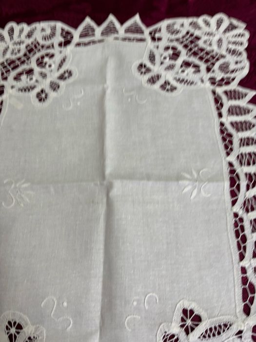 Pano bordado com 51cm