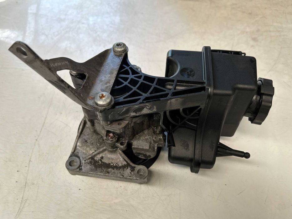 Bomba de direção Mercedes Sprinter W906 (Ano: 2014)