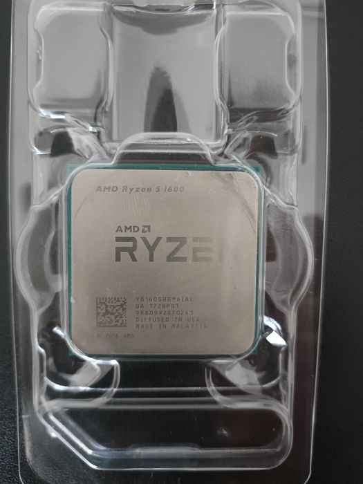Processador Ryzen 5 1600 com cooler original