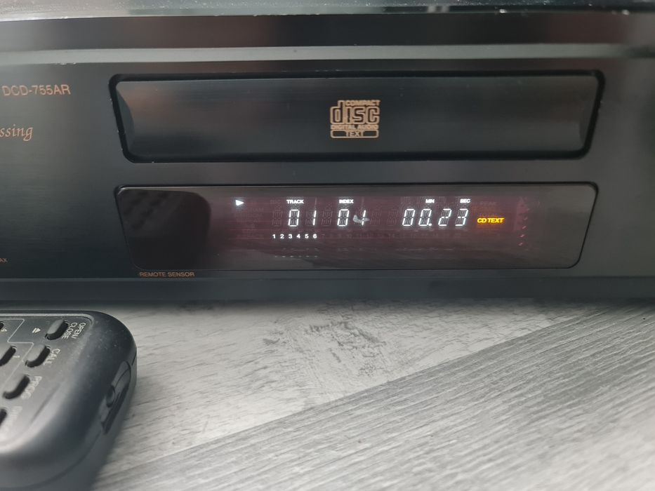 Denon dcd-755ar cd player + pilot