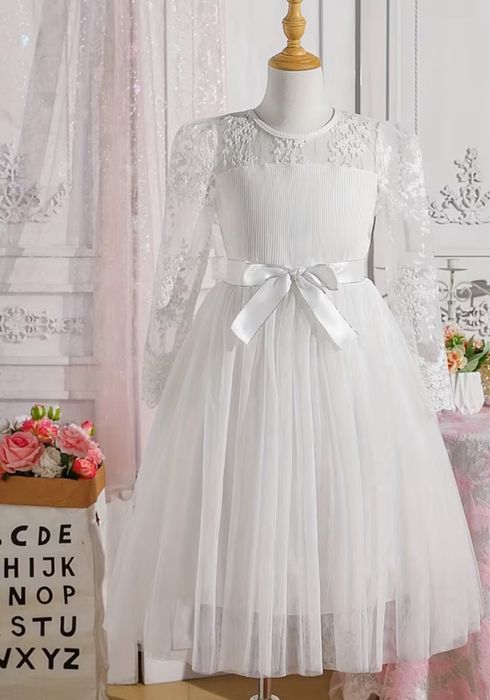 Сукня біла  з мереживом на ріст 140