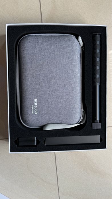 Kamera sportowa Insta 360 X5 Essentials Bundle