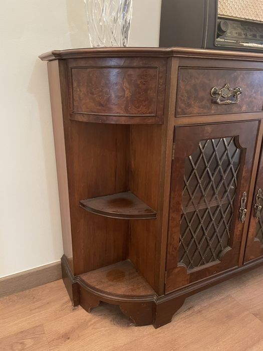 Cómoda antiga com chave