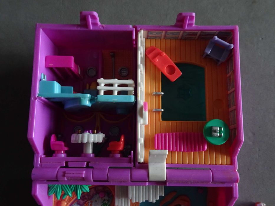 Polly Pocket Surf ‘N Swim Island Vacation Fun Treasure Chest Compact