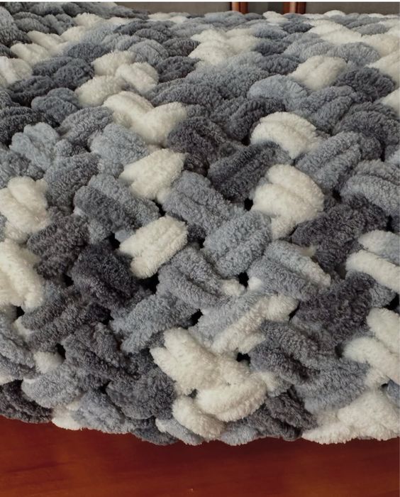 Плед ручна робота плюшевий з пряжі