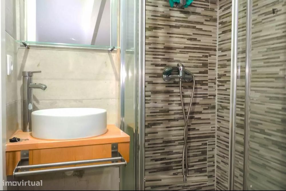 Quarto - localizado em Lisbon