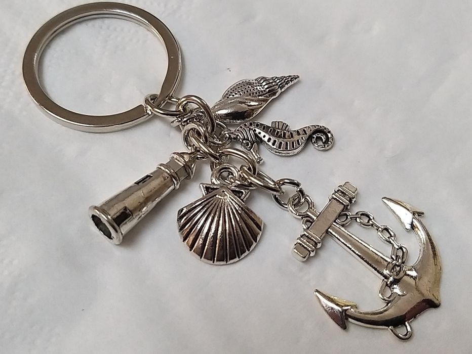 Porta Chaves com motivos Marítimos.
