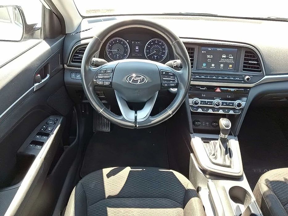 Hyundai Elantra Value Edition      2019