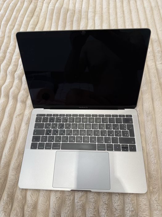 MacBook Pro 13” 2017 / Intel Core i5  / 8 GB RAM / SSD 128 GB