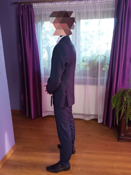 Garnitur na szczupłą, wysoką osobę! Stan odealny !