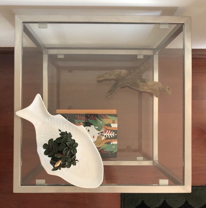 Mesa de apoio /mesinha/cabeceira - inox e vidro - Design moderno