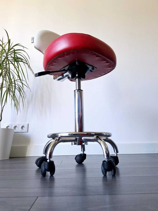 Banco com encosto Italian design. Bench with back