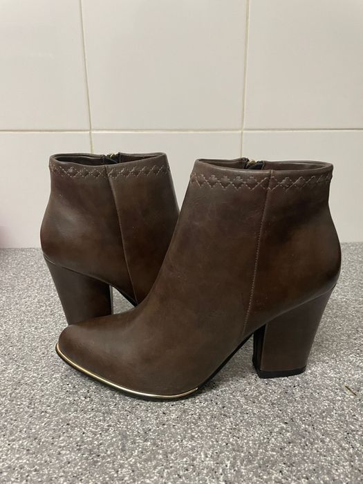 Botas Novas femininas  N 41