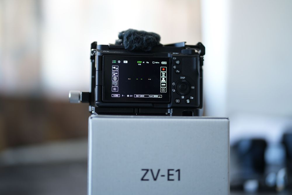Sony ZV E1 - Full Frame + Cage Smallrig