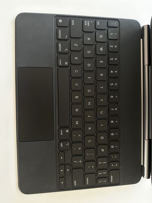 APPLE Magic Keyboard