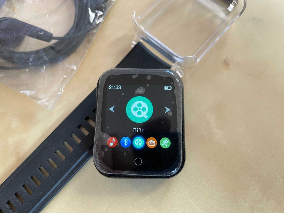 Odtwarzacz MP3 MP4 zegarek 32 Gb bluetooth dyktafon + słuchawki