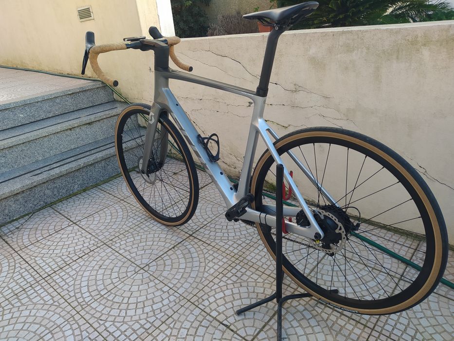 Scott addict 20 eride carbono elétrica 2022